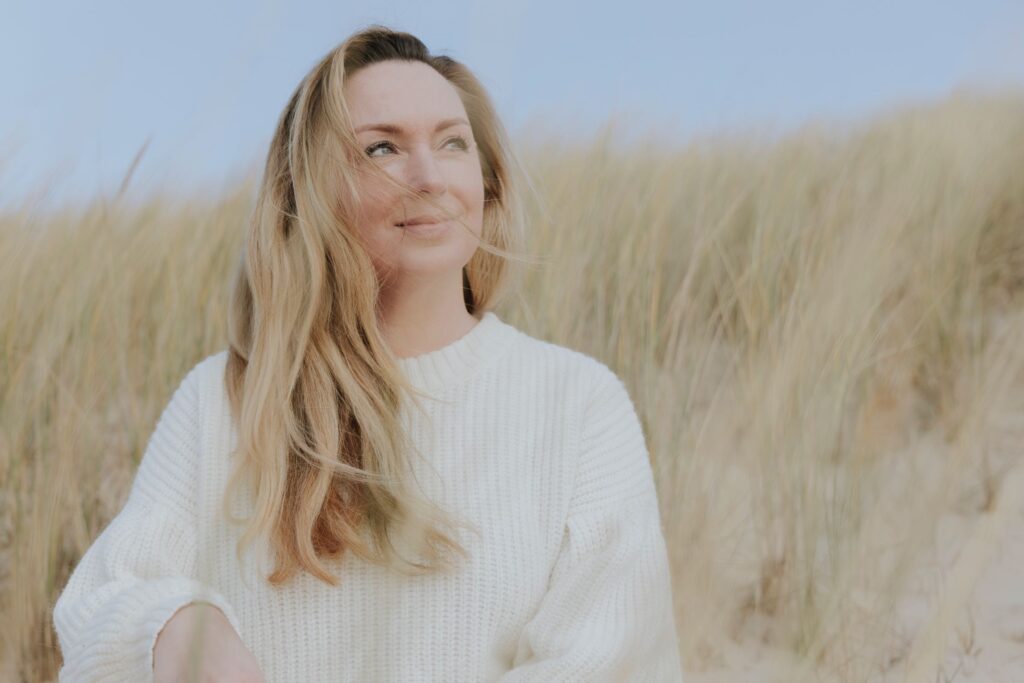 Annelotte Scholten in de duinen