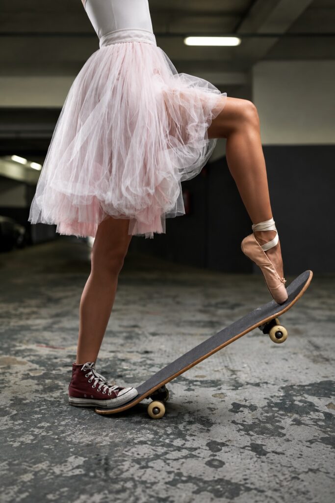 Ballerina op een skateboard